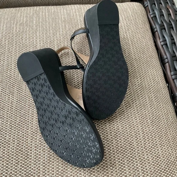 Black R L L wedge sandal,9 1/2. - Picture 7 of 8
